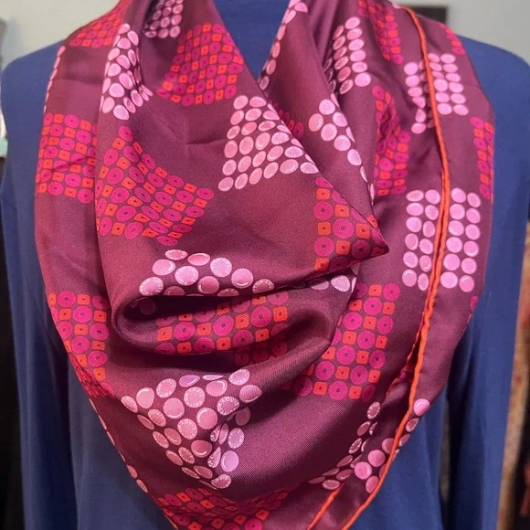 Louis Vuitton Silk scarf💜❤️🩷 - Picture 10 of 10